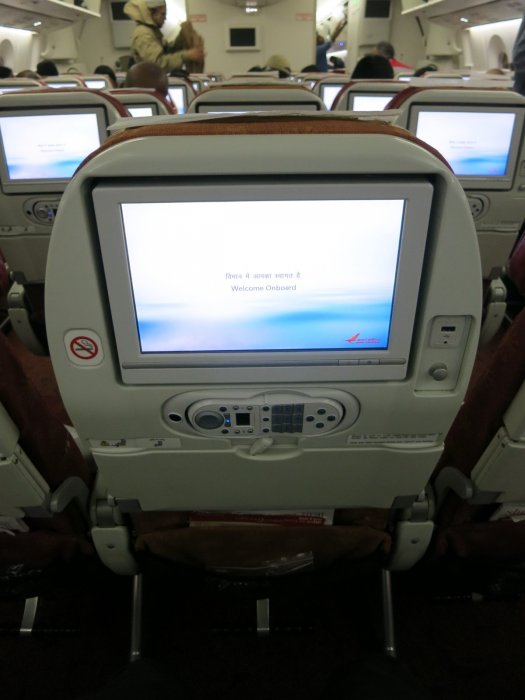 Air India Economy Boeing 787 ARN-DEL, 09.JPG