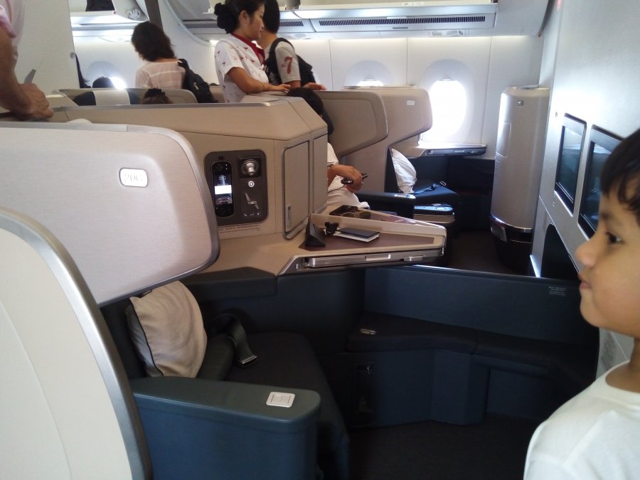 Cathay Pacific Business A350 HKG-BKK, 06.jpg