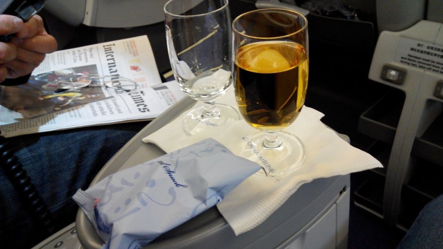 China Airlines Business class A330 HKG-TPE, 14.jpg