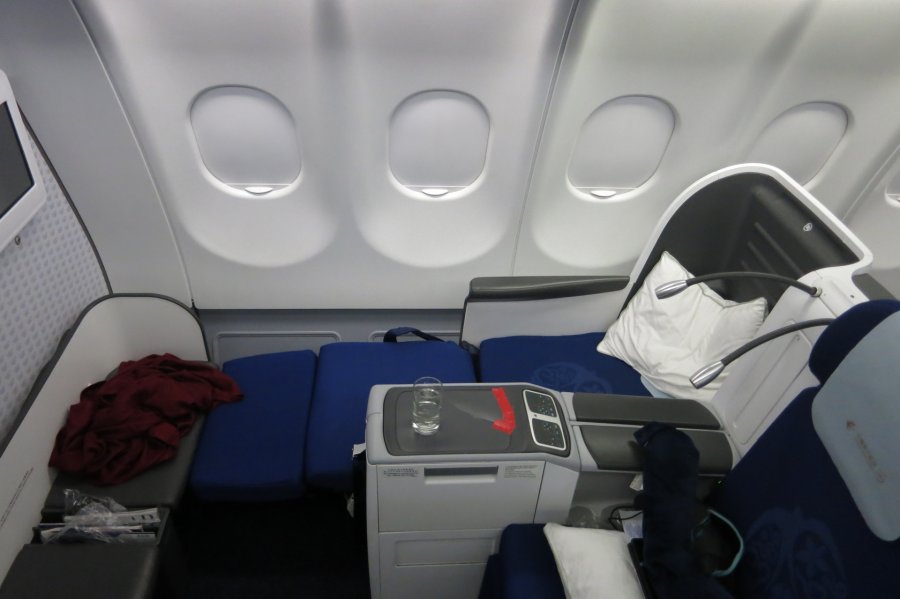 China Eastern Business class A330, BKK-PVG, 010.JPG