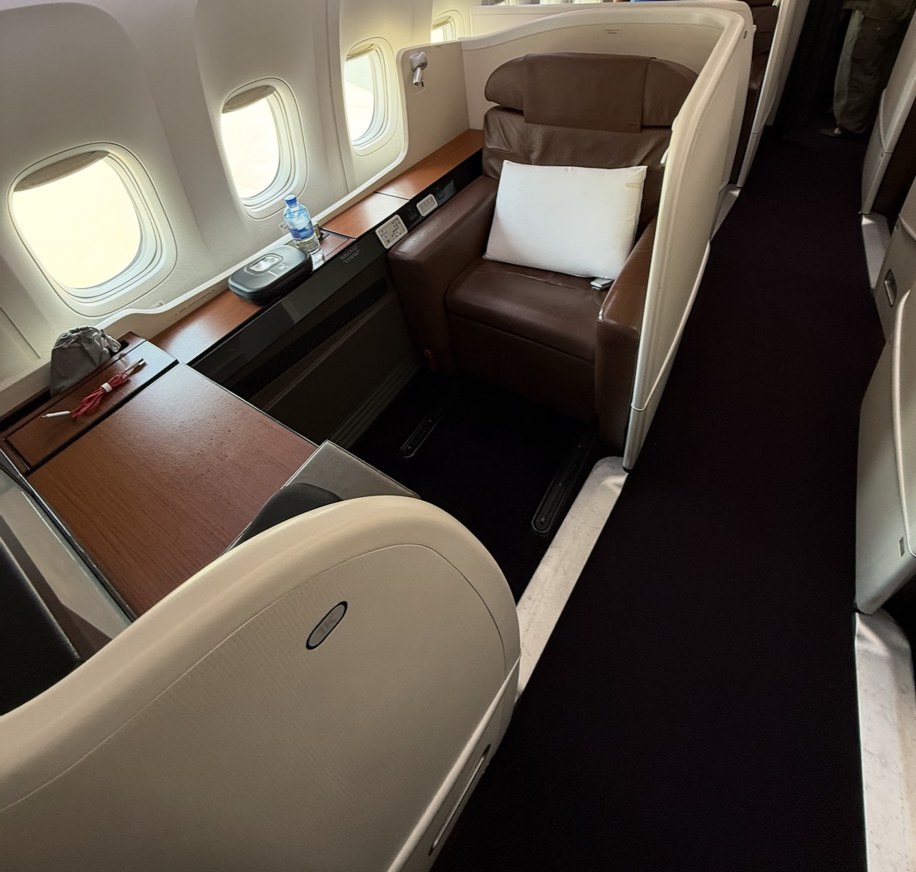 jal first seat1.jpg
