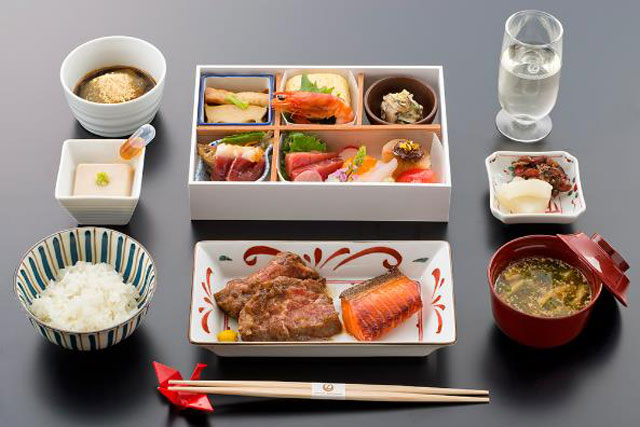 jal_bc_meal_01-640.jpg