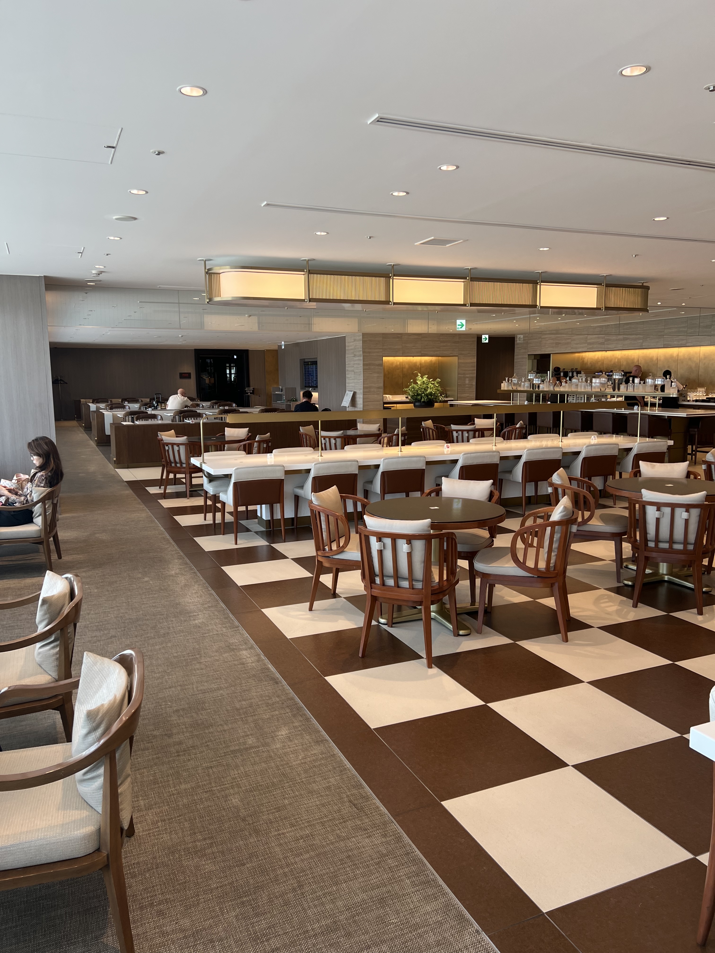 jalhndlounge1.jpg