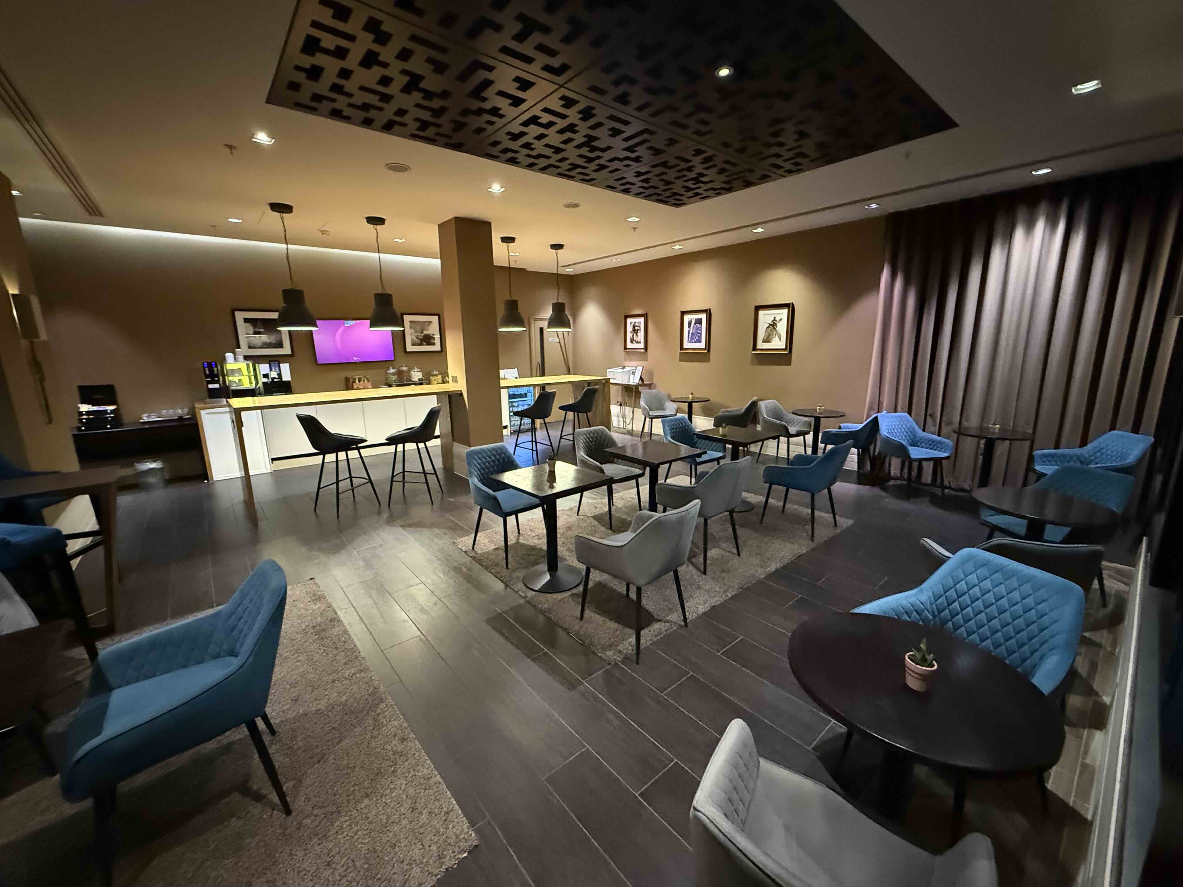 Sheraton lounge1.jpg