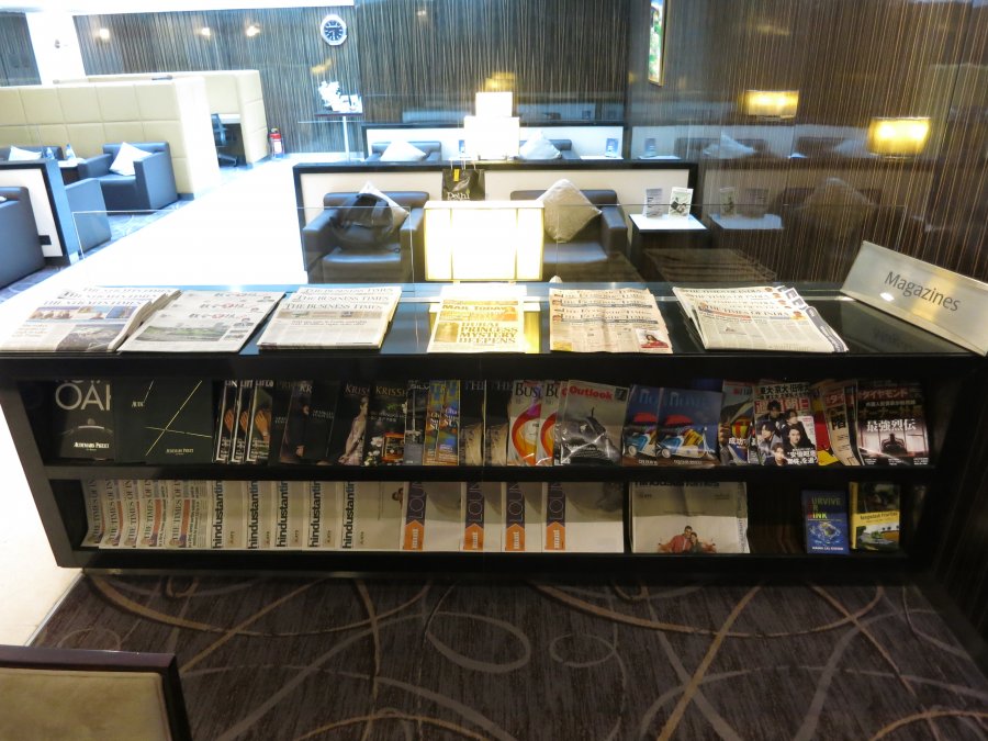 Singapore Airlines SilverKris lounge DEL, 01.JPG