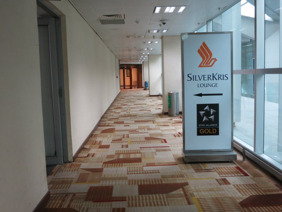 Singapore Airlines SilverKris lounge DEL, 05.JPG