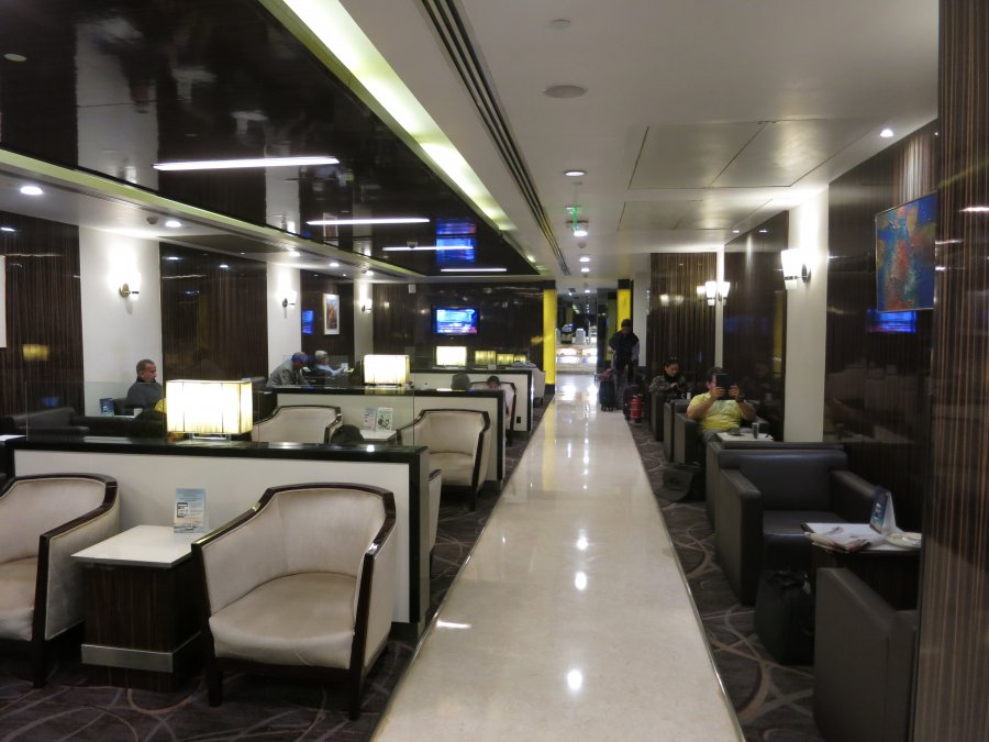 Singapore Airlines SilverKris lounge DEL, 16.JPG