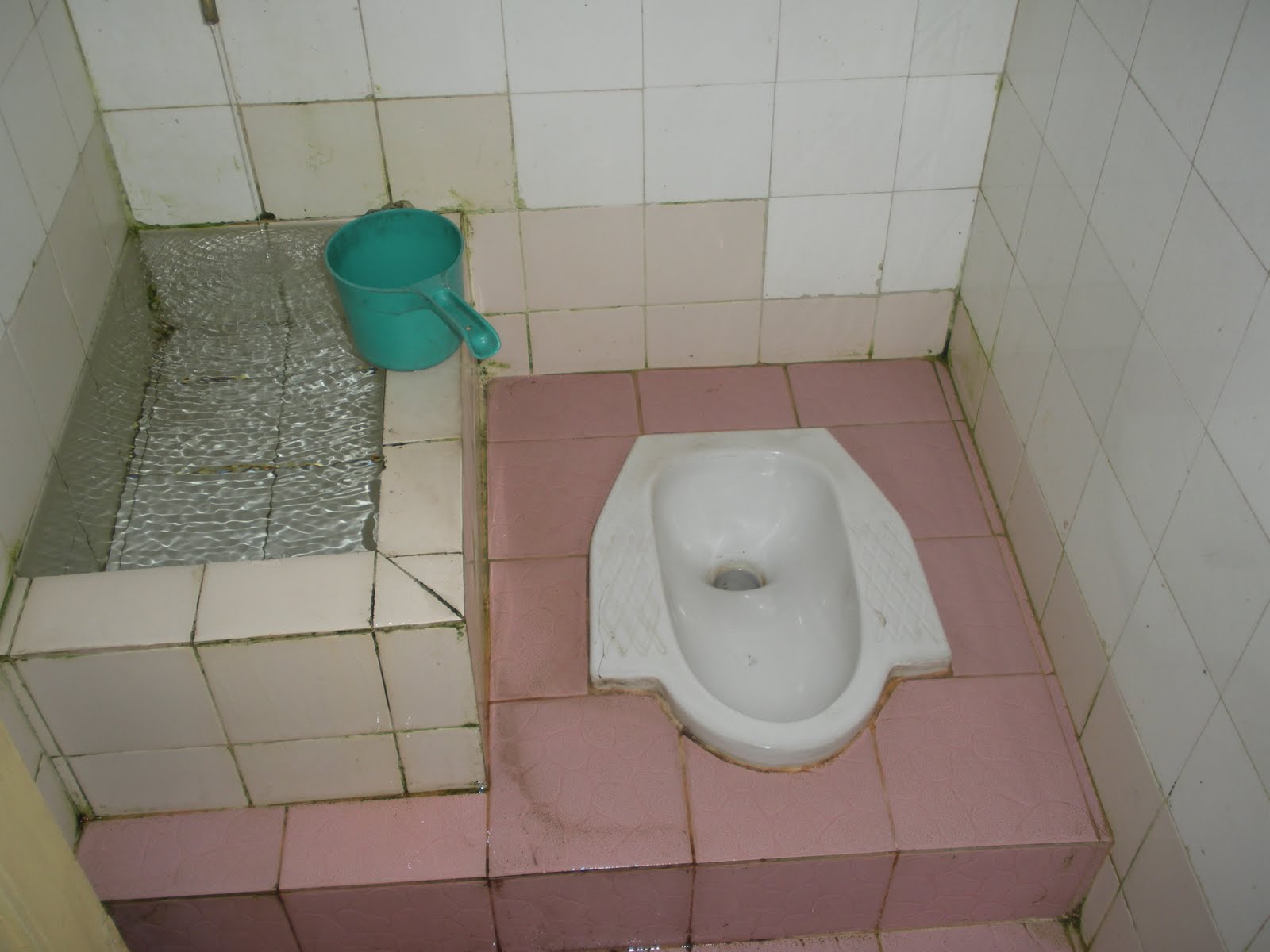 squat-toilet.jpg