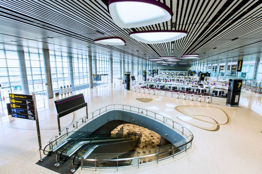 T4 departure hall.jpg