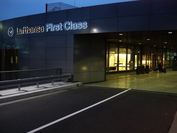 Fra_lh_terminal_outside.jpg Fra_lh_terminal_outside.jpg