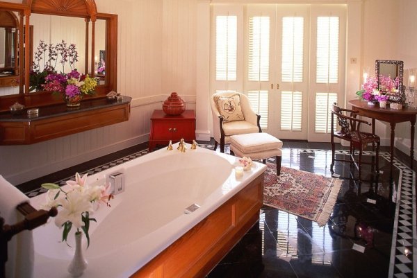bangkok_oriental_suite-bathroom_sm.jpg