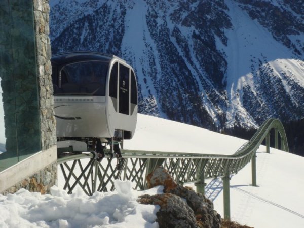 Arosa_bahn.jpg Arosa_bahn.jpg