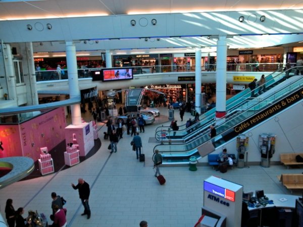 Gatwick 8.jpg Gatwick 8.jpg