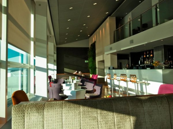 Gatwick 4.jpg Gatwick 4.jpg