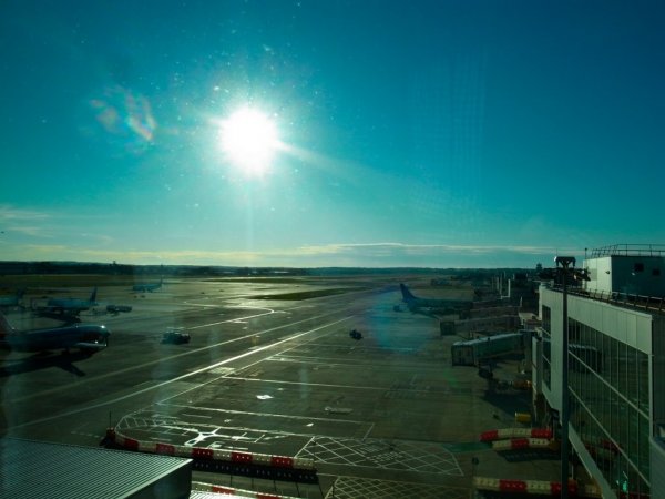 Gatwick 5.jpg Gatwick 5.jpg