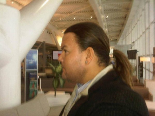 Lounge Henri Coanda Airport Bucharest.jpg