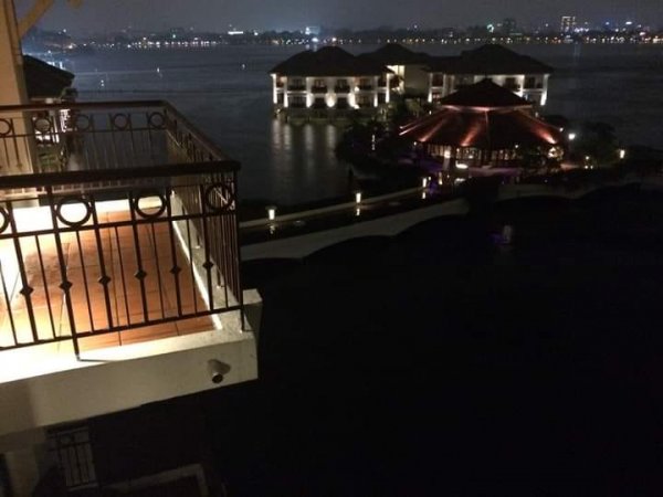 ICHanoiWestlake2.jpg