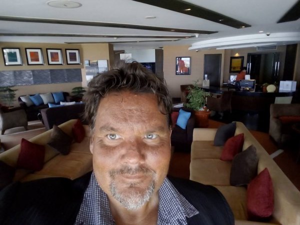 ClubLoungeJenHotelManila.jpg