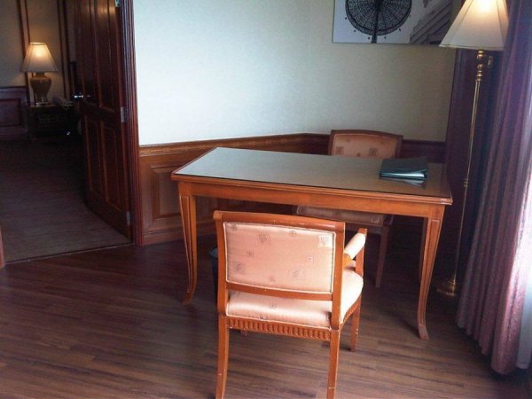 SuiteHolidayInnChiangMai1.jpg