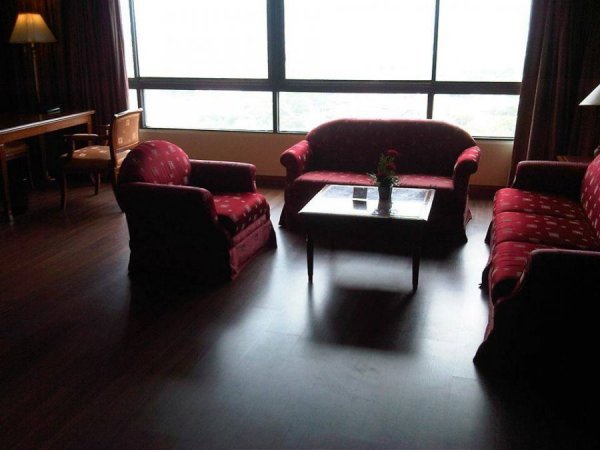 SuiteHolidayInnChiangMai2.jpg