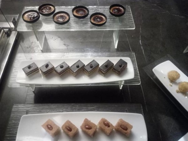 DhakaInterContinentalClubLounge7.jpg