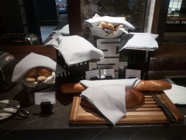 DhakaInterContinentalClubLounge12.jpg