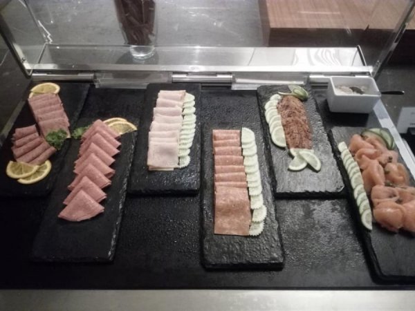 DhakaInterContinentalClubLounge13.jpg