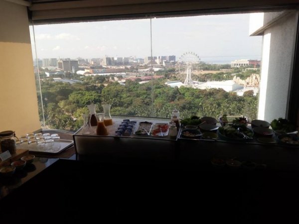 ClubLoungeJenHotelManila2.jpg
