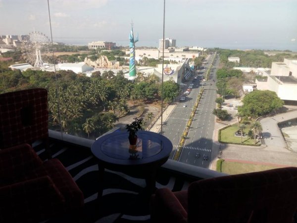ClubLoungeJenHotelManila7.jpg