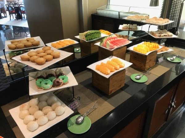 ClubLoungeJenHotelManila19.jpg