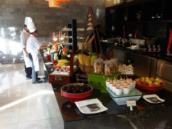 InterContinentalHanoiWestlakeClubLounge.17.jpg