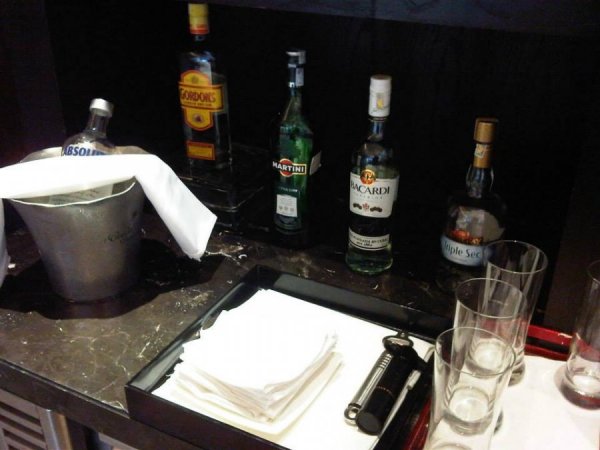 InterContinentalHanoiWestlakeClubLounge2.jpg