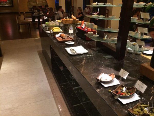 InterContinentalHanoiWestlakeClubLounge7.jpg