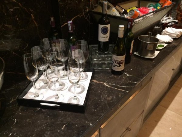 InterContinentalHanoiWestlakeClubLounge8.jpg