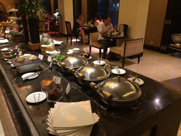 InterContinentalHanoiWestlakeClubLounge11.jpg