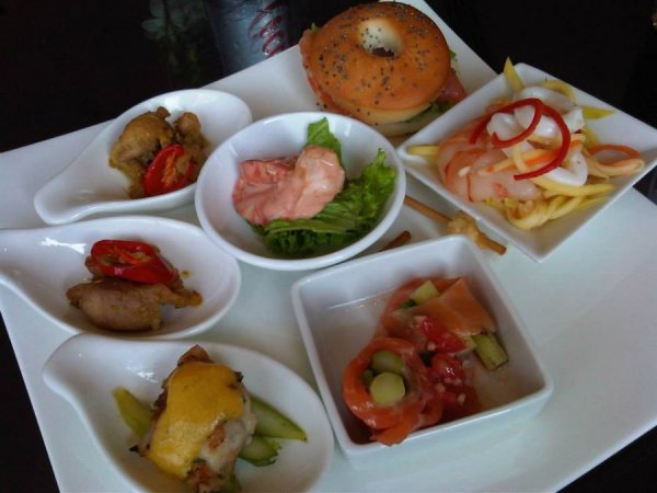 InterContinentalHanoiWestlakeClubLounge16.jpg