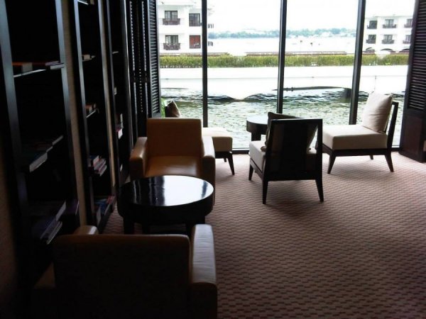 InterContinentalHanoiWestlakeClubLounge20.jpg