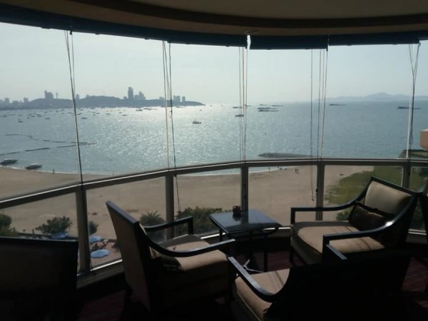 ClubLoungeDusitThaniPattaya3.jpg