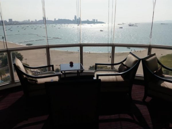ClubLoungeDusitThaniPattaya4.jpg