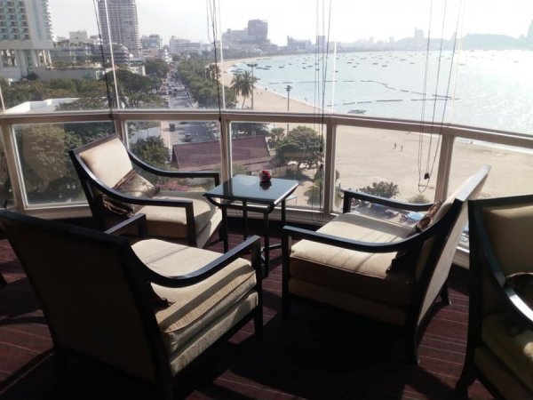 ClubLoungeDusitThaniPattaya17.jpg