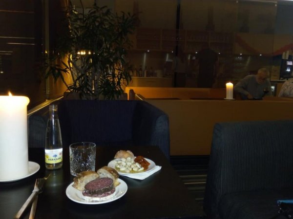 CopenhagenCrownePlazaClubLounge3.jpg