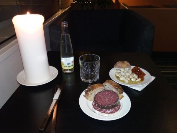 CopenhagenCrownePlazaClubLounge4.jpg