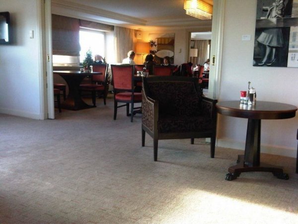 ViennaInterContinentalClubLounge2.jpg