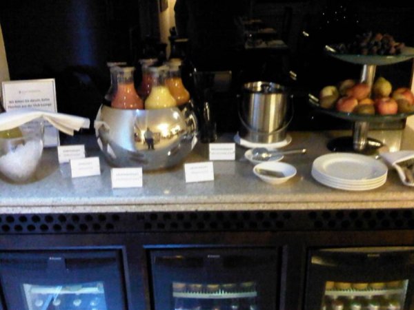 ViennaInterContinentalClubLounge12.jpg