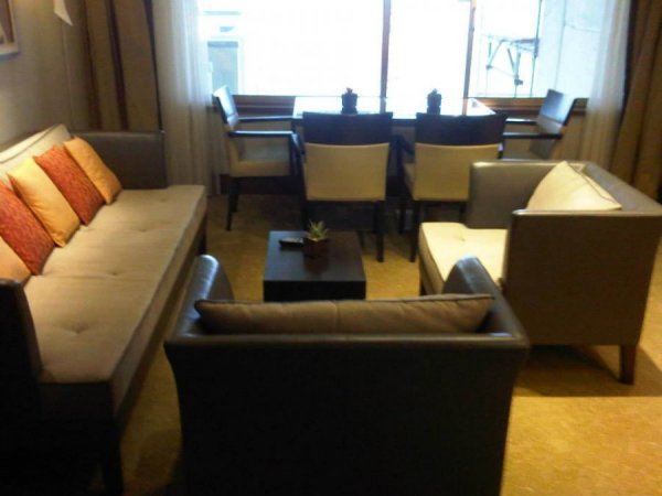 PragInterContinentalClubLounge3.jpg