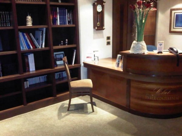 PragInterContinentalClubLounge15.jpg