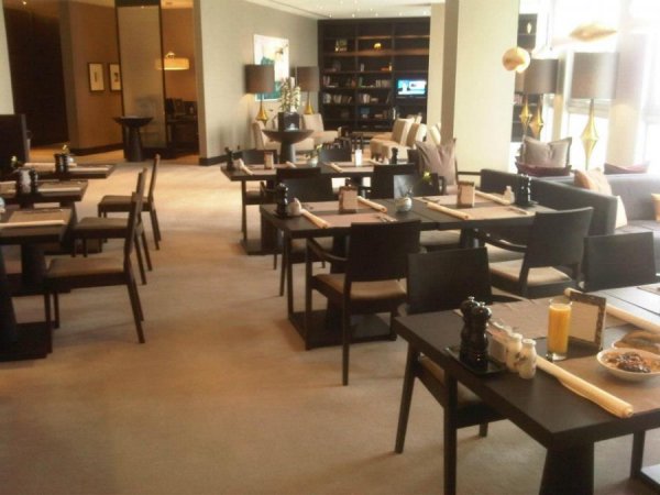 BucharestInterContinentalClubLounge10.jpg