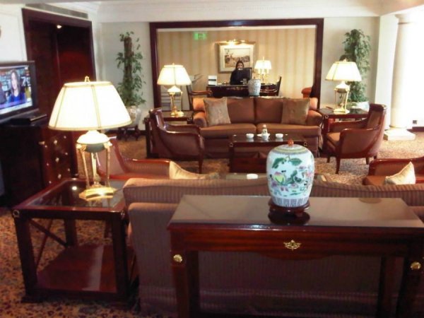 CairoInterContinentalSemiramisClubLounge3.jpg