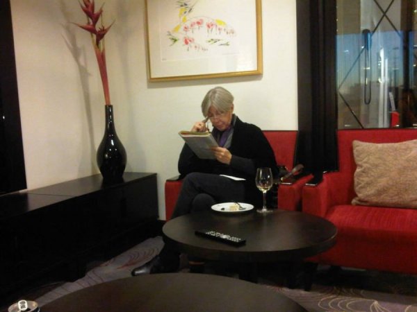 CrownePlazaHelsinkiClubLounge4.jpg