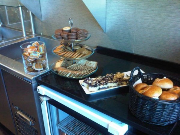 CrownePlazaHelsinkiClubLounge5.jpg